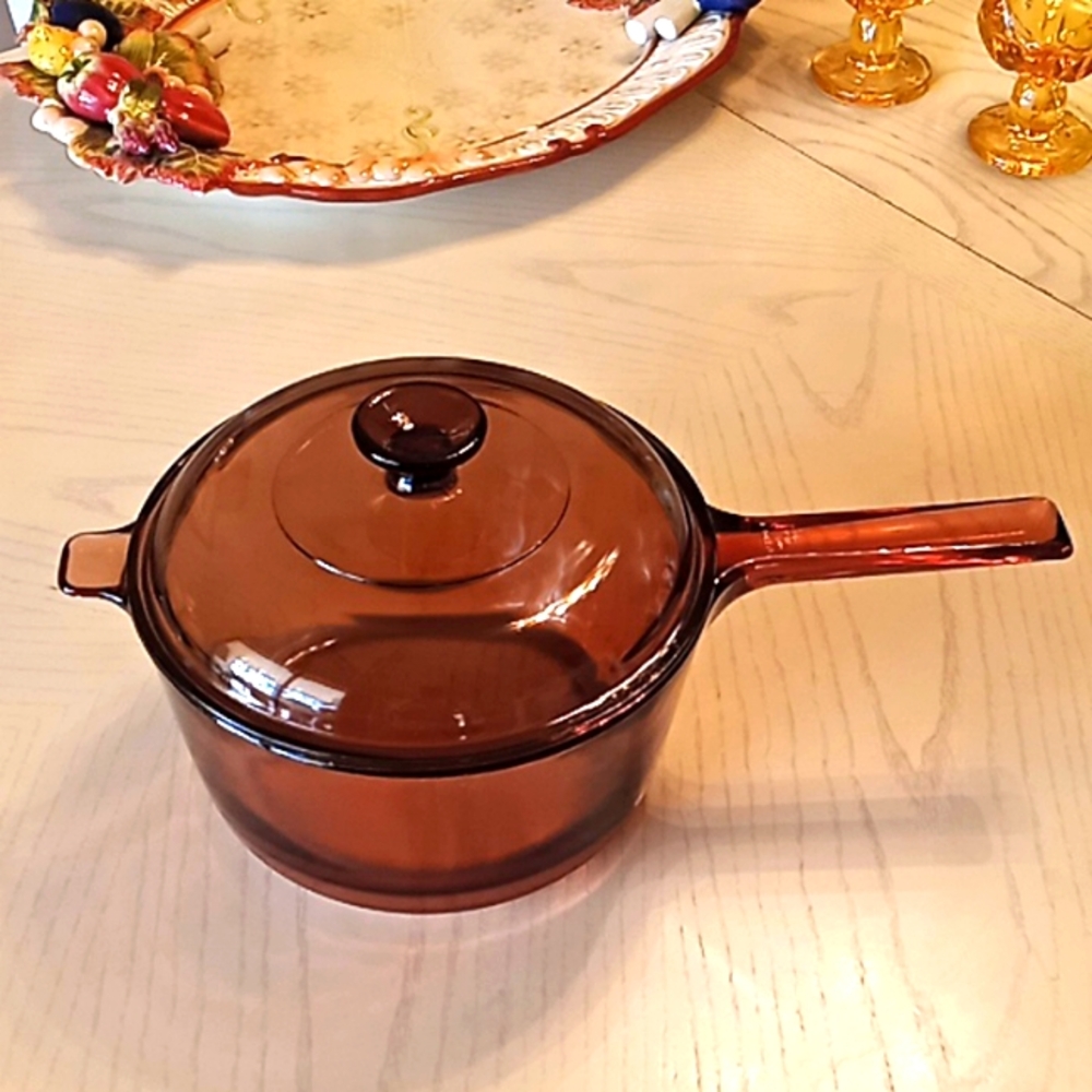 Vintage Corningware VISION/PYREX Amber Glass Cooking Pan With Lid. 2.5 Liters.